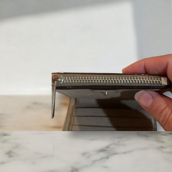 Tory Burch Emerson Tan Leather Wallet with Textured Finish EUC - Picture 10 of 13